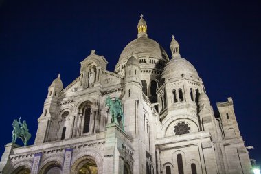 Paris, Fransa, 4 Mayıs 2013. Sacre coeur görünümü, gece
