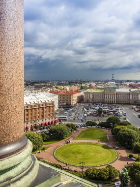St. petersburg, Rusya Federasyonu. Senato st. isaac katedralinin gözlem platformu kare göster