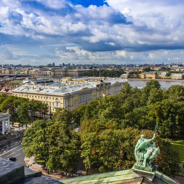 St. Petersburg Russia , August 26, 2010 . Neva View from the observation platform of St. Isaac's Cathedral — Stock Photo, Image