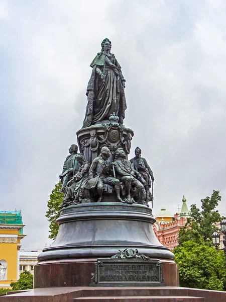 San Pietroburgo, Russia. Monumento a Caterina la Grande nel parco di Caterina. Fondata nel 1873 — Foto Stock