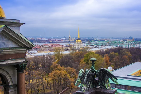 St. Petersburg Russia , August 26, 2010 . View of the city from the observation platform of St. Isaac's Cathedral — Stock Photo, Image