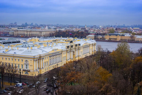 Rusko Petrohrad, srpen 26, 2010. pohled na město od vyhlídková plošina katedrála svatého Izáka — Stock fotografie