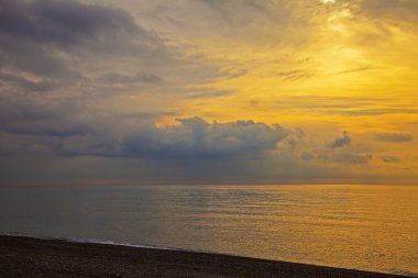 Akdeniz. Sunrise denize