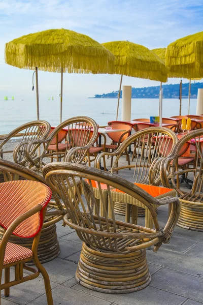 Menton , France , October 15, 2013 . Cafe near the sea's edge — Stock Photo, Image