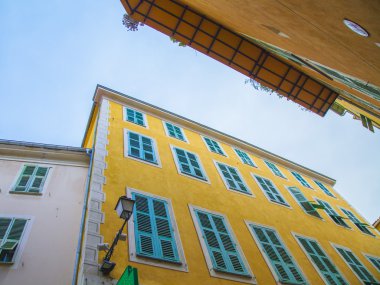 Menton, Fransa. şehrin tarihi evlerin tipik mimari detaylar