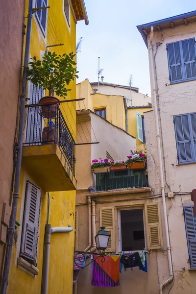 Menton , France. Typical architectural details of homes in the historic city — Stock Photo, Image