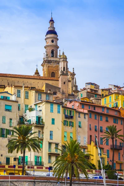 Menton, Fransa. şehrin tarihi evlerin tipik mimari detaylar — Stok fotoğraf