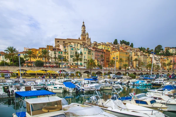 Menton, France, October 15, 2013. View yachts moored in the city 's port — стоковое фото