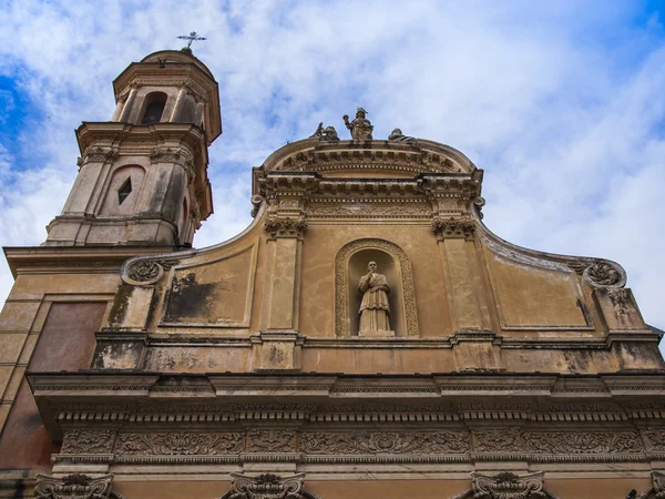 Menton, Francie. typické architektonické detaily domů v historickém městě — Stock fotografie