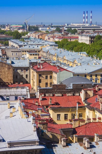 St. petersburg, Rusko. názory na střechách — Stock fotografie