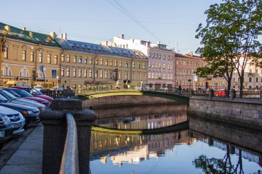 St. petersburg, Rusya görünüm setin griboyedov kanal ve su onun yansıması üzerinde