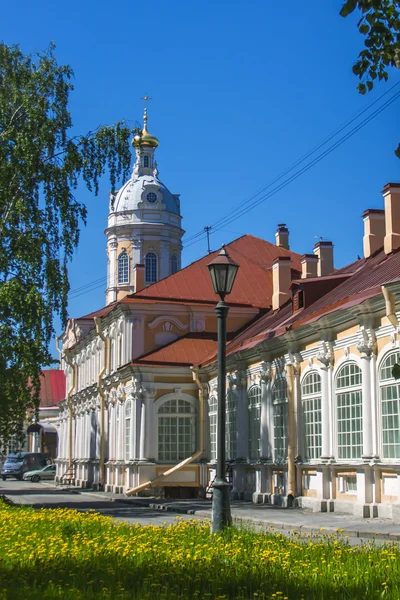 St. petersburg, Ryssland byggnader arkitektur alexander nevsky lavra — Stockfoto