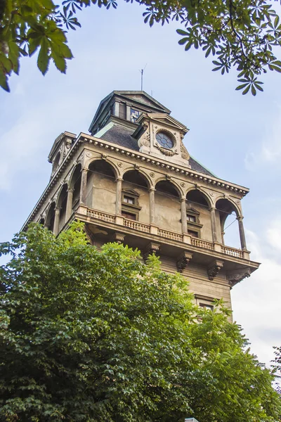 Praga, Repubblica Ceca. Dettagli architettonici tipici delle case nella città storica — Foto Stock