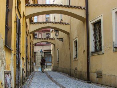 Prague, Çek Cumhuriyeti. tipik kentsel bakmak. turist turistik yerleri ziyaret