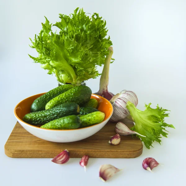 Färska grönsaker och gröna för sallader — Stockfoto