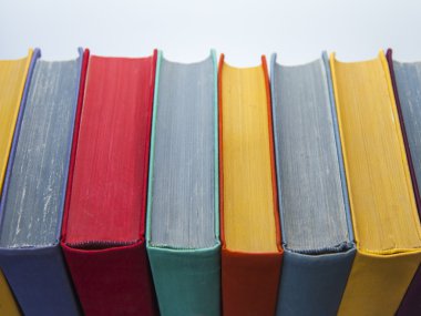 çok renkli kapakları, vintage kitap yığını