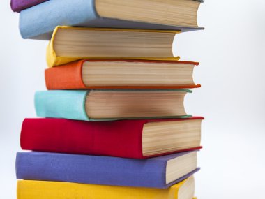 çok renkli kapakları, vintage kitap yığını