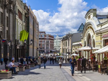 Moscow, Rusya Federasyonu-24 Haziran 2014 tarihinde. Kuznetsky bridge street - yeni bir yaya bölgesi