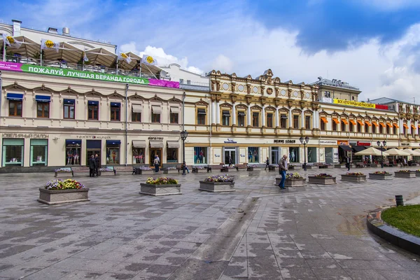 Moskva, Ryssland, den 24 juni, 2014. Kuznetsky bridge street - en ny fot zon — Stockfoto