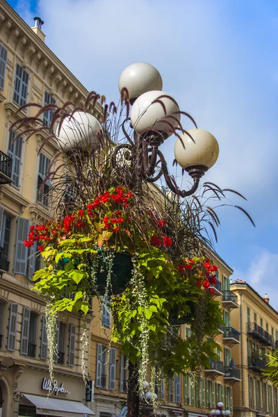 Nice, France, on July 7, 2011. Architectural details. Ancient streetlight — Stock Photo, Image