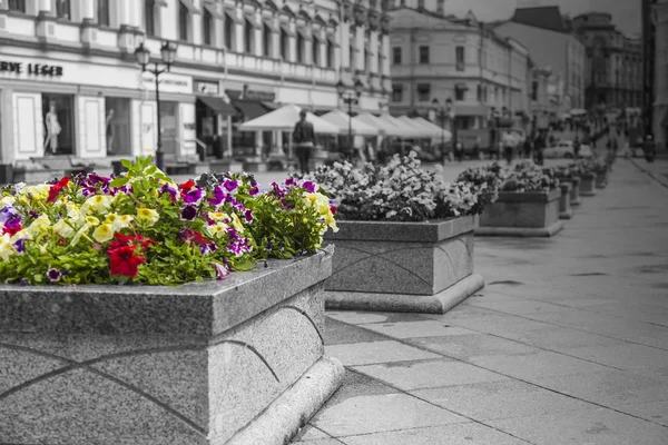 Moskou, Rusland, op 9 september 2014. het voetgangersgebied in het centrum. Kuznetsky bridge street — Stockfoto