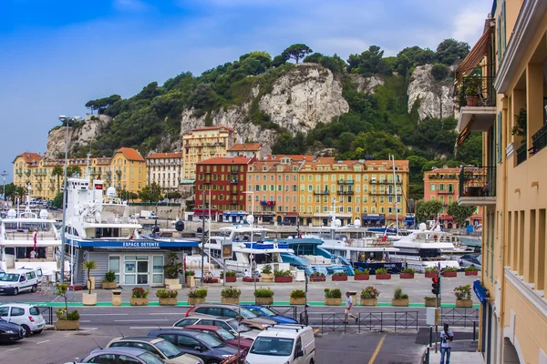 Nice, Francia, il 1 luglio 2011. Porto cittadino di Nizza. Vista da un punto alto — Foto Stock