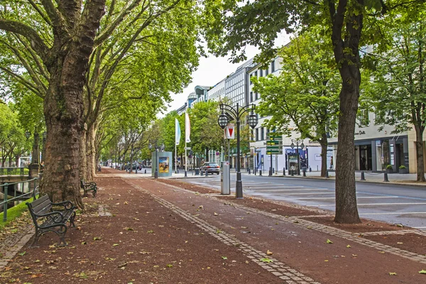 Dusseldorf, Germany, on July 6, 2014. Look on Kyonigsalley. Kenigsalley - one of the central city streets — Stock Photo, Image