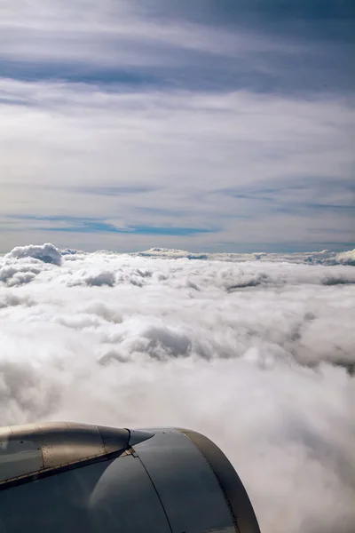 Вид на хмари з вікна площини — стокове фото