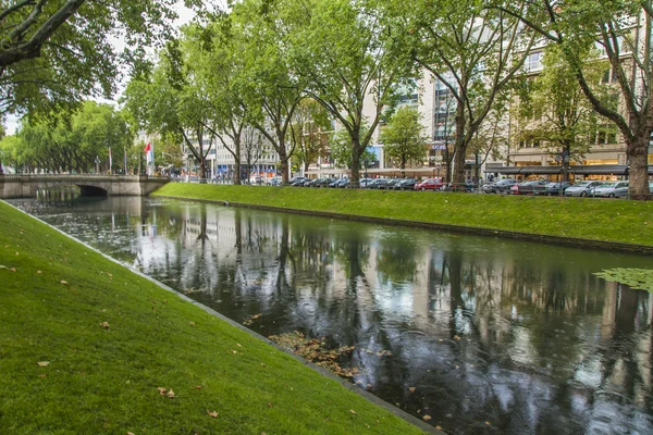 Dusseldorf, Almanya, 6 Temmuz 2014 tarihinde. şehir görüntüsü — Stok fotoğraf