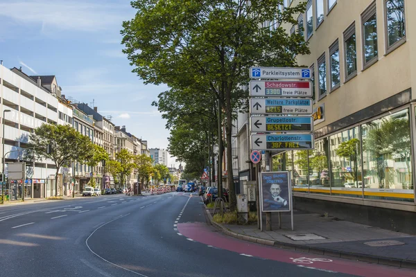Dusseldorf, Alemanha, em 6 de julho de 2014. Vista da cidade — Fotografia de Stock