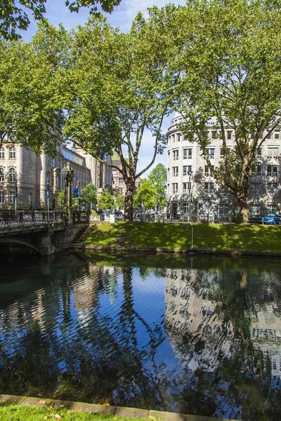 Düsseldorf, Deutschland, am 5. Juli 2014. kyonigsalley - eine der zentralen Straßen der Stadt — Stockfoto