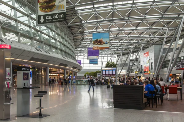 Dusseldorf, Germany, on July 12, 2014. Hall of a departure of the airport Dusseldorf International — Stock Photo, Image