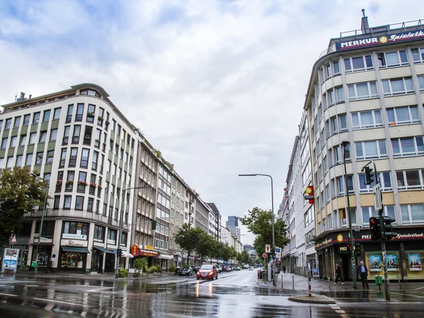 Dusseldorf, Německo, na 6 července 2014. typický městský pohled — Stock fotografie