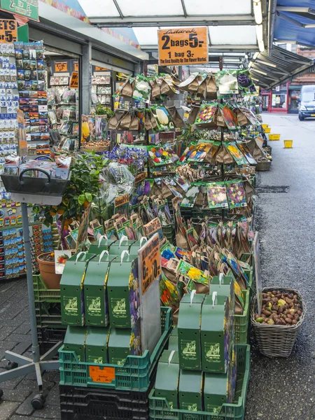 Amsterdam, Hollanda, 8 Temmuz 2014 tarihinde. bitkiler ve tohumlar Amsterdam çiçek pazarında satışı. çiçek pazarı - şehir bilinen yerler — Stok fotoğraf