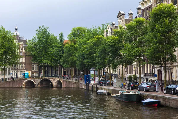 Amsterdam, Niederlande, am 7. Juli 2014. typische Stadtansicht — Stockfoto