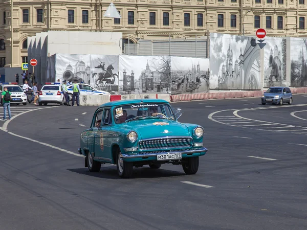 Moscou, Russie, le 26 juillet 2014. La voiture vintage dans la rue de la ville — Photo
