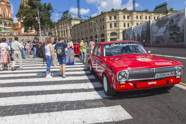 Moskou, Rusland, op 26 juli 2014. de vintage auto op de stad straat — Stockfoto