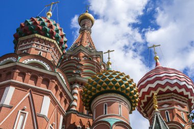 Moscow, Rusya Federasyonu. kırmızı kare üzerinde Aziz basil Katedrali kubbeler (pokrovsky Katedrali)