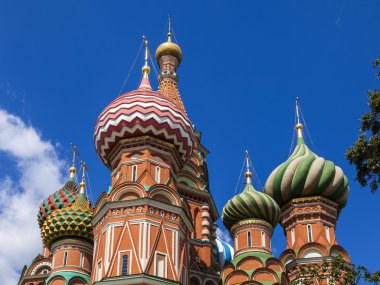 Moscow, Rusya Federasyonu. kırmızı kare üzerinde Aziz basil Katedrali kubbeler (pokrovsky Katedrali)