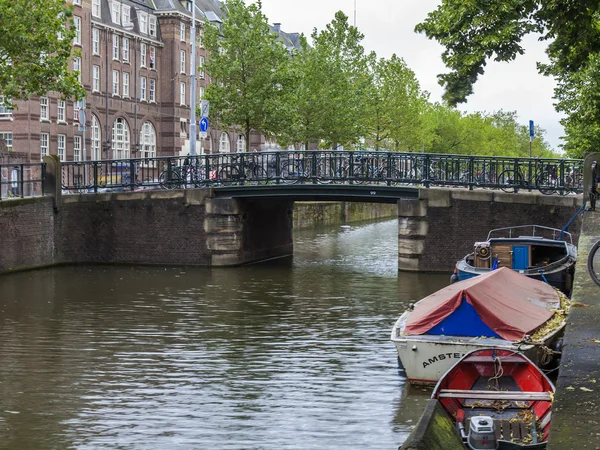 Amsterdam, Netherlands, on July 10, 2014. Typical urban view. — Stock Photo, Image