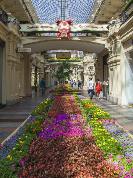 Moskau, russland, am 26. juli 2014. das gum historic shop building auf dem roten platz — Stockfoto