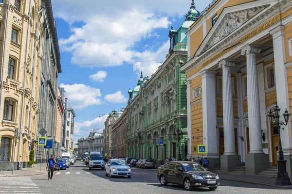 Moscú, Rusia, 26 de julio de 2014. Vista urbana. Calle Ilyinka — Foto de Stock