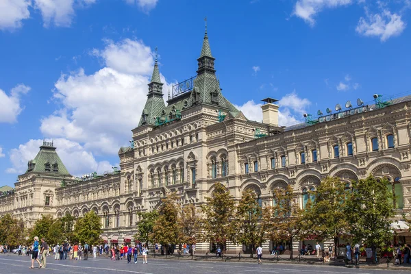 Moscow, Russia, on July 26, 2014. The GUM historical shop building on Red Square — Stock Photo, Image