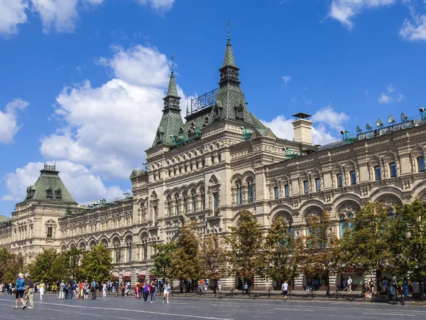 Mosca, Russia, il 26 luglio 2014. Lo storico edificio del negozio GUM sulla Piazza Rossa — Foto Stock