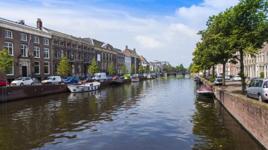 Haarlem, Hollanda, üzerinde 10 Temmuz 2014. tipik kentsel görünümü. eski evleri