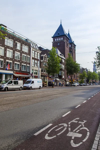 Amsterdam, Nederland, op 10 juli 2014. typisch stedelijke weergave — Stockfoto