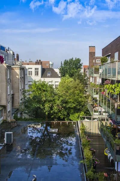 Amsterdam, Hollanda, üzerinde 10 Temmuz 2014. tipik kentsel görünümü — Stok fotoğraf