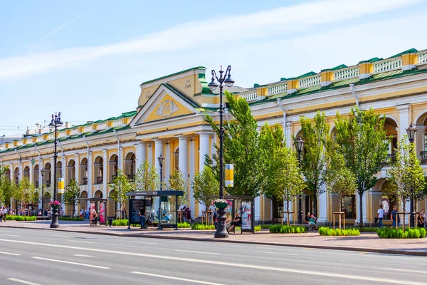 Petersburg Russie Juillet 2021 Fragment Façade Principale Bâtiment Gostiny Dvor — Photo