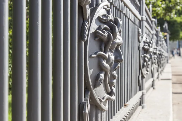 St. Petersburg, Russia, on July 22, 2012. Typical architectural details of historical buildings — Stock Photo, Image