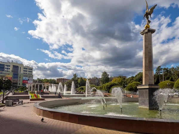 stock image PUSHKINO, RUSSIA - on August 18, 2021. City landscape in the summer afternoon. A memorial in the downtown 